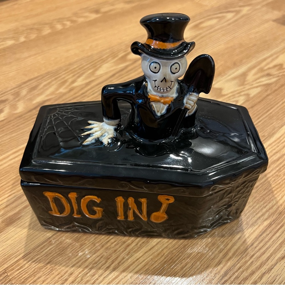 Yankee Candle 2014 Halloween‎ Boney Bunch 8” Covered Candy Dish